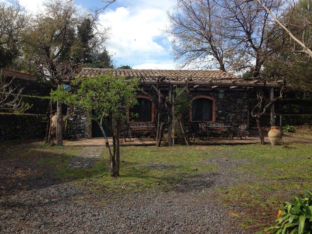 Bed And Breakfast Il Glicine Piedimonte Etneo Exterior photo